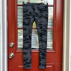 Pact Camo Go-To Leggings